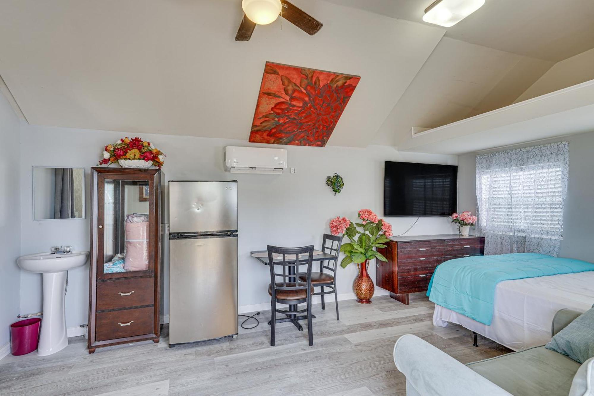 Lakefront Panama City Studio With Hot Tub Access Esterno foto